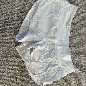 Short lululemon shorts